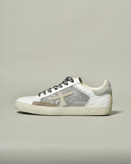 Baskets en cuir blanc et empiècements pailletés argentés Premiata