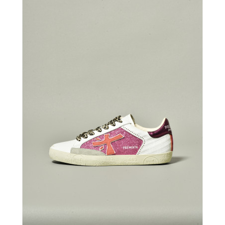 Baskets en cuir blanc et empiècements pailletés roses Premiata