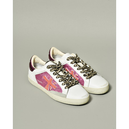 Baskets en cuir blanc et empiècements pailletés roses Premiata