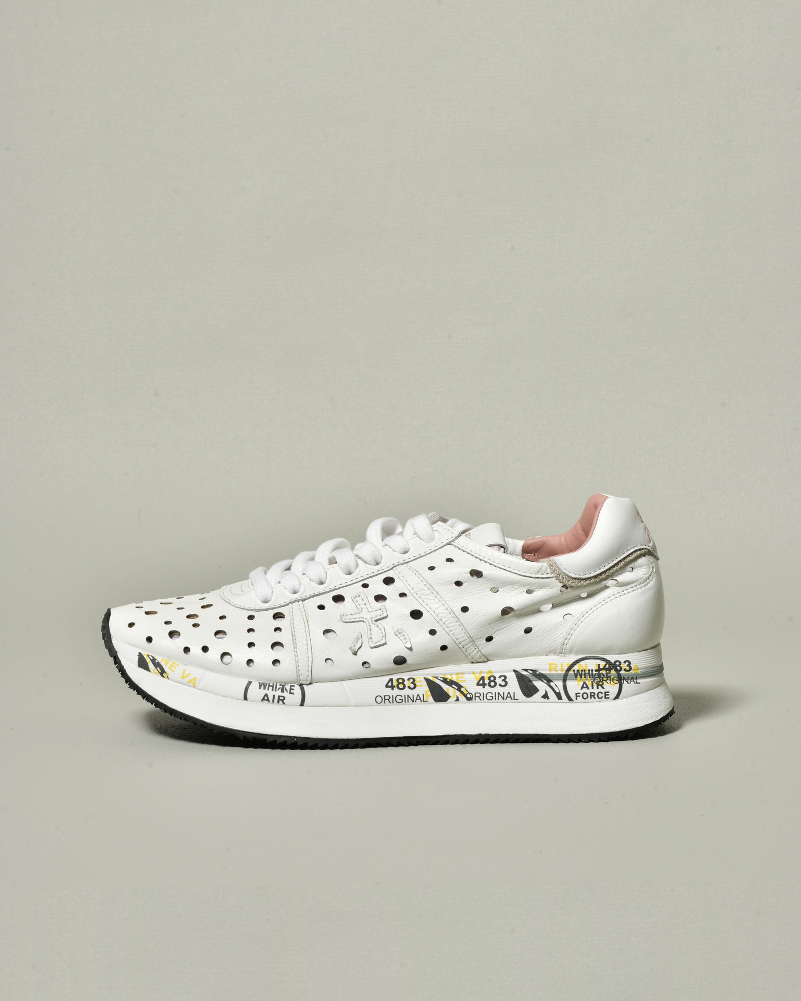Baskets blanches perforés à semelle graphique Premiata