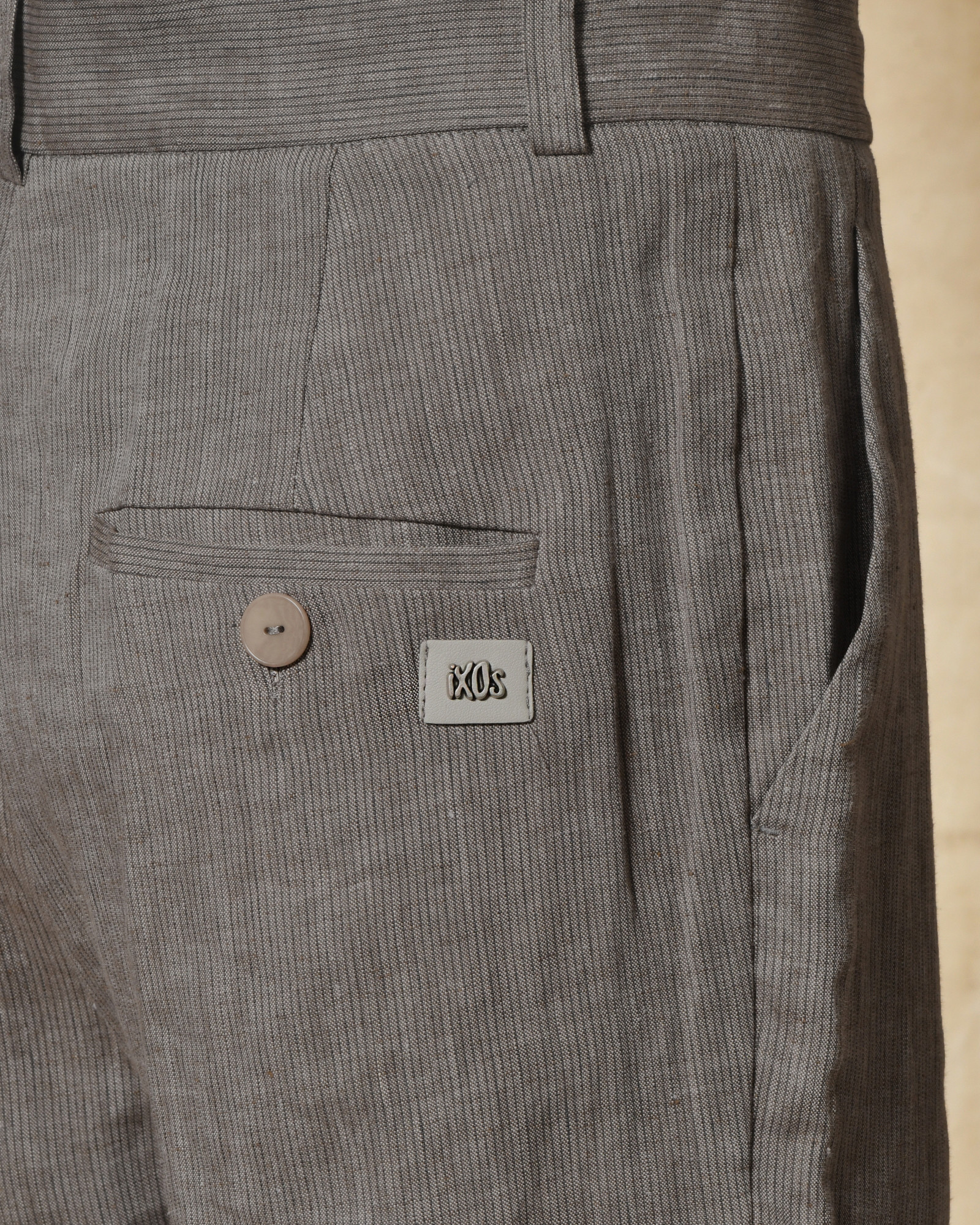 Pantalon en lin gris à rayures Ixos