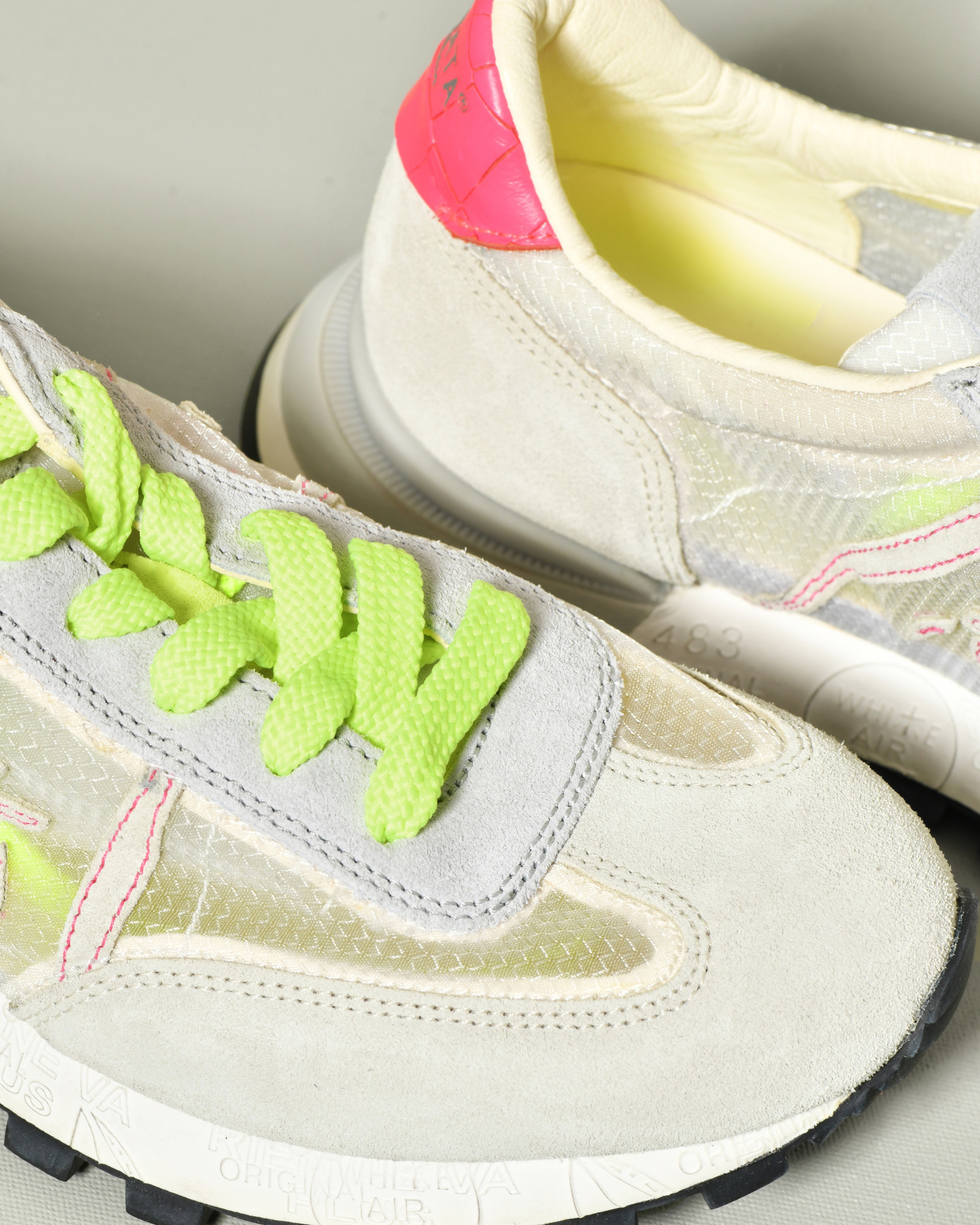 Baskets à empiècements translucides et lacets fluo Premiata