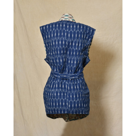 Veste sans manches matelassée bleue à motifs ikat V.de.Vinster
