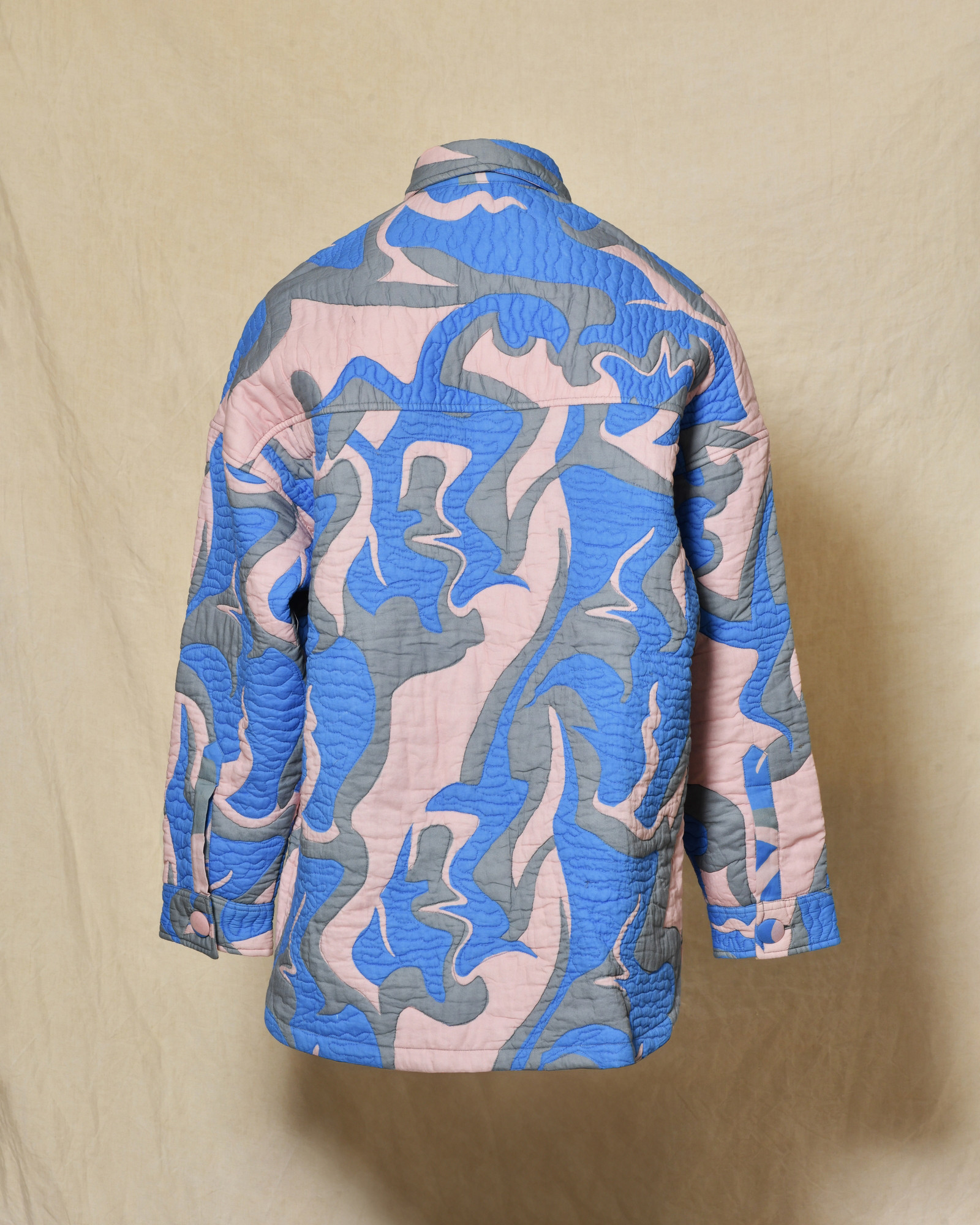 Surchemise matelassée à motifs abstraits V.de.Vinster