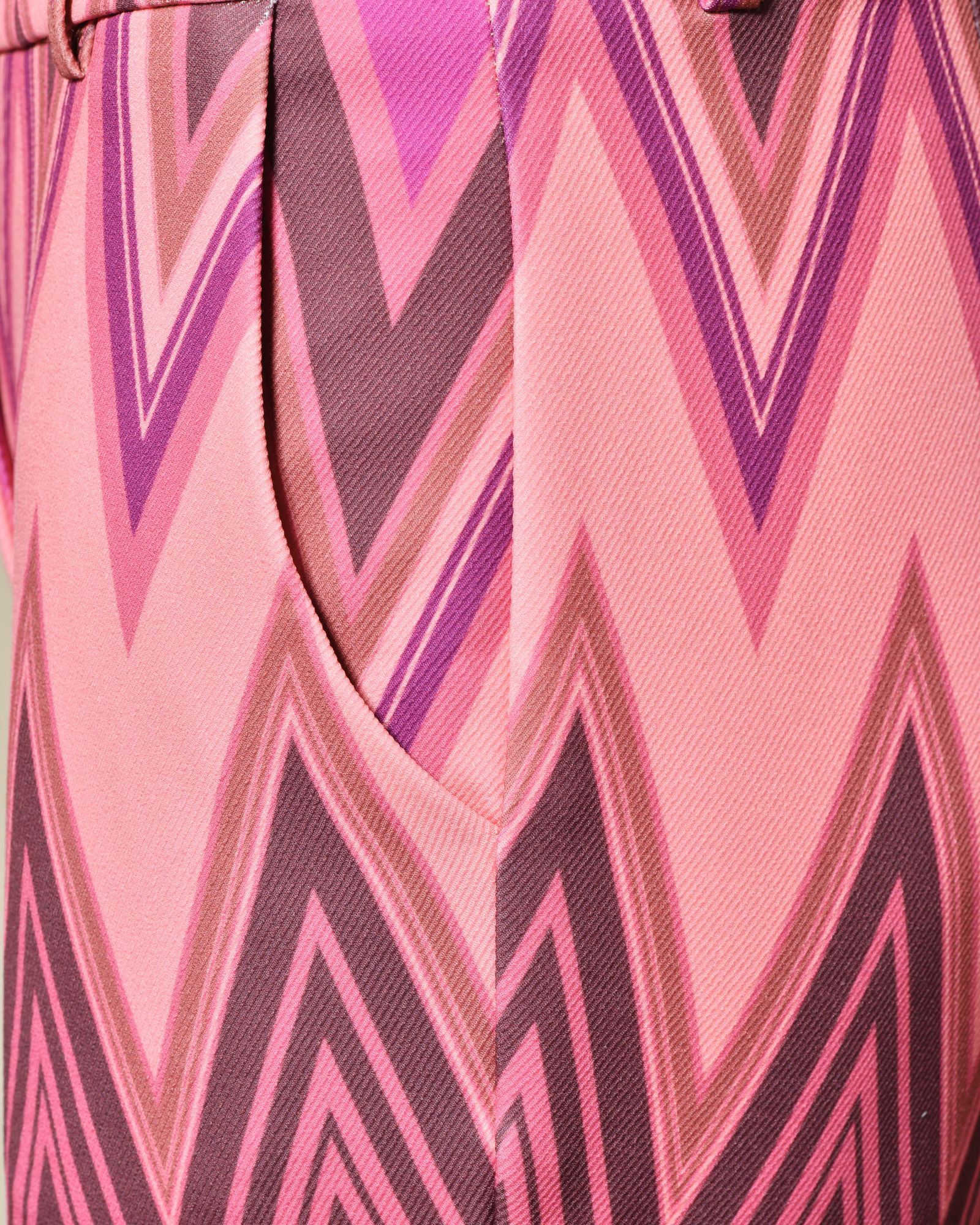 Pantalon à imprimé rose et violet Maesta