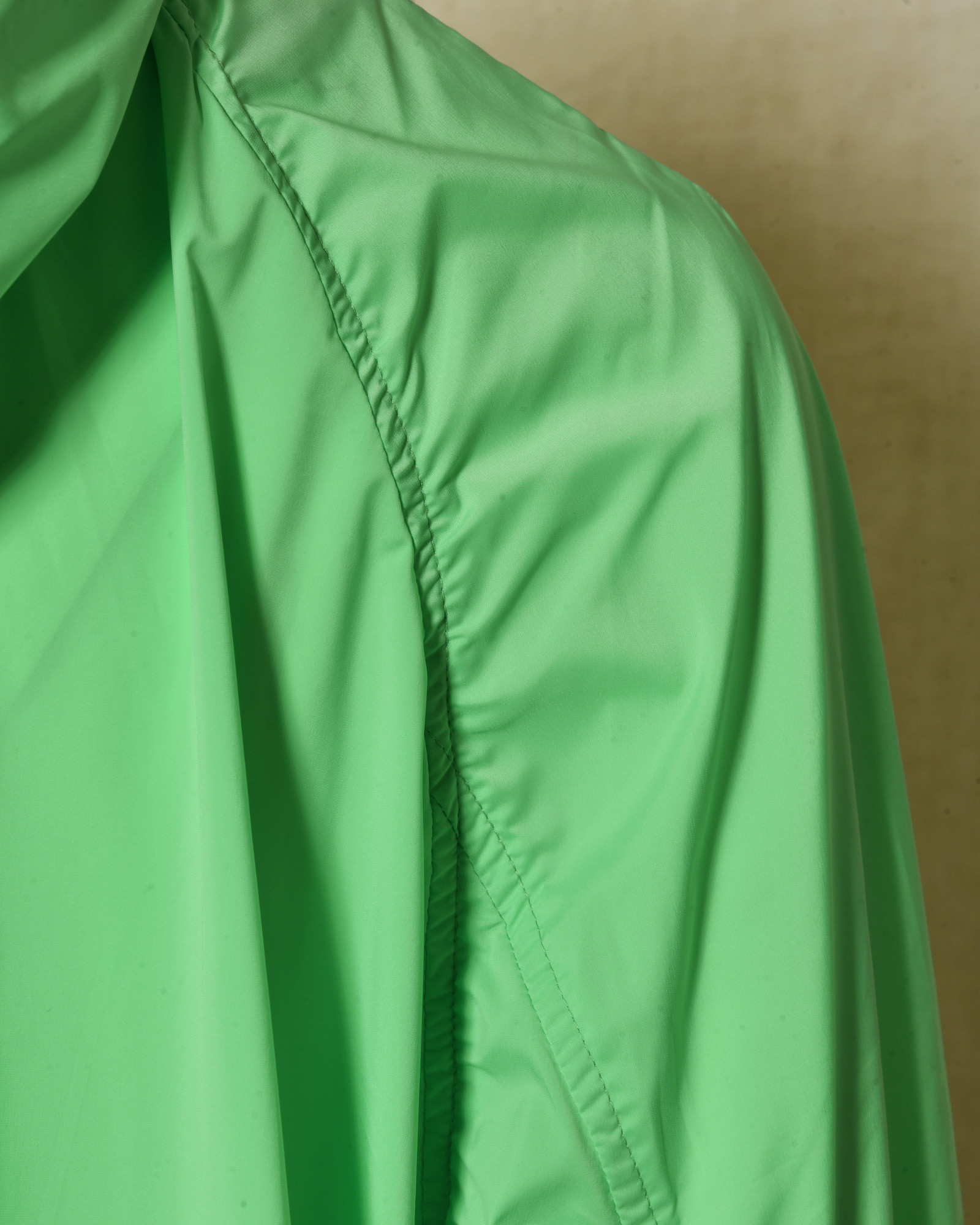 Coupe-vent à pochette intégrée Ma Petite Capsule