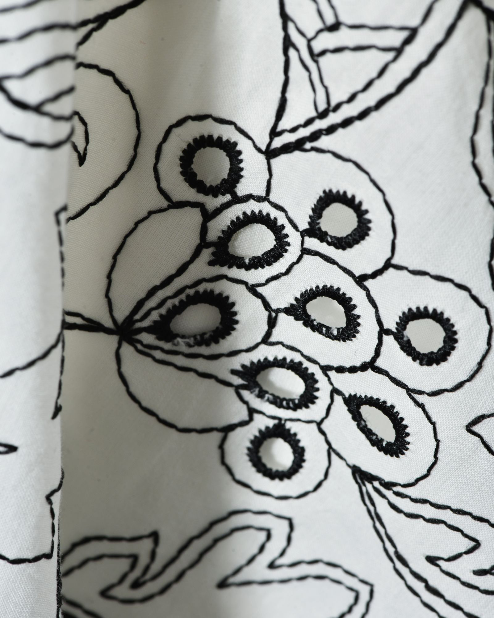 Robe évasée blanche à imprimé floraux Sfizio