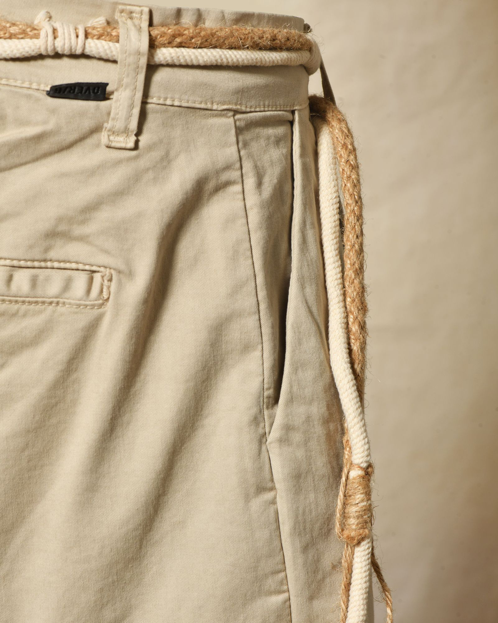 Short beige à ceinture corde tressée et boucle bois Over-D