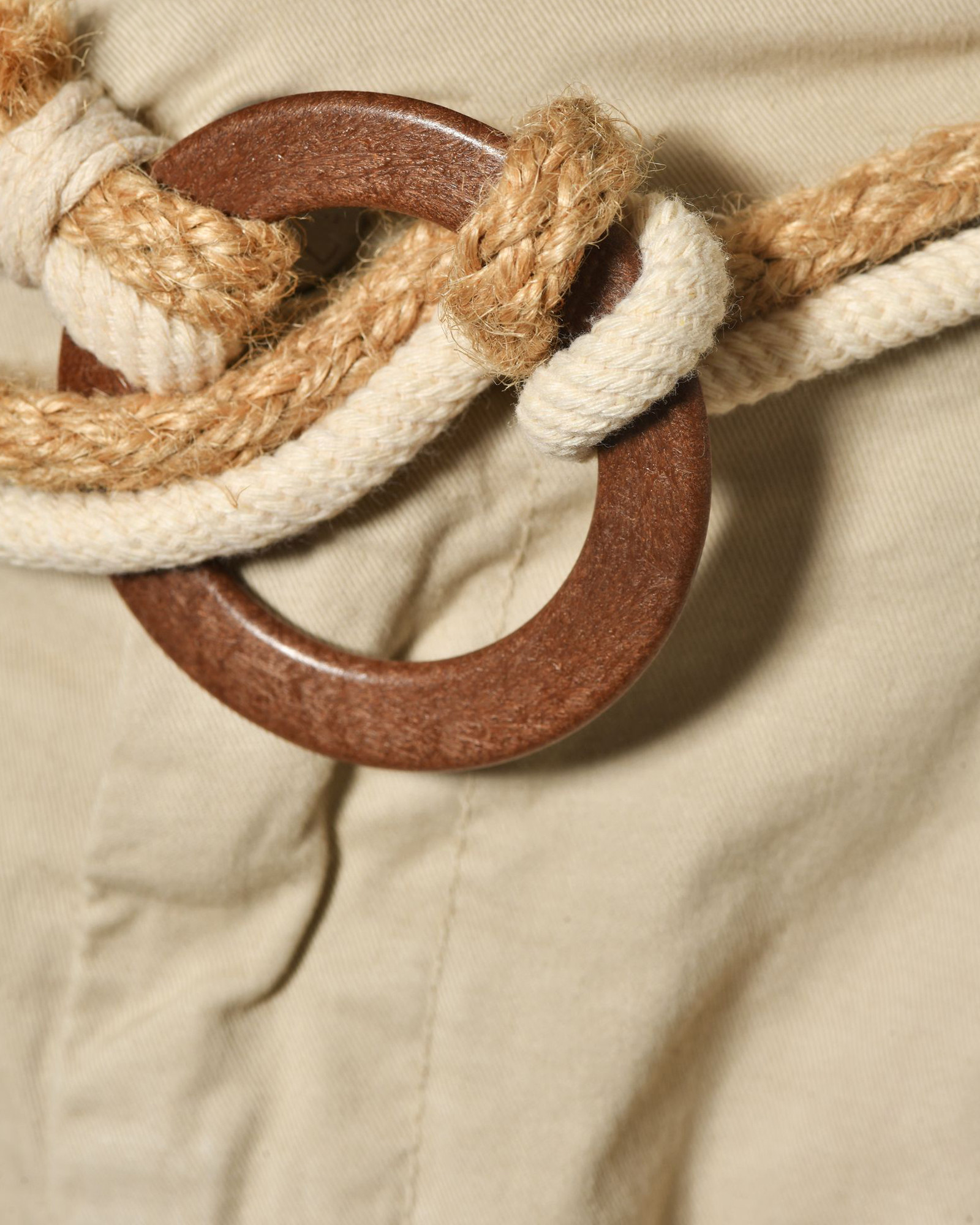 Short beige à ceinture corde tressée et boucle bois Over-D