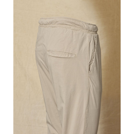 Pantalon en tissu technique beige Over-D
