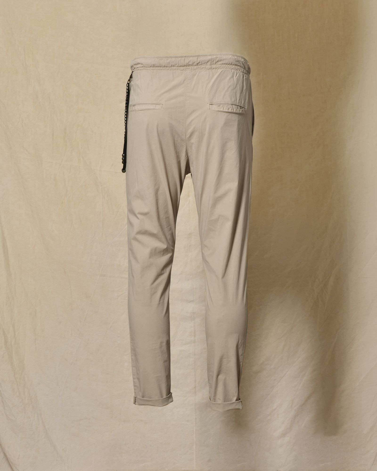 Pantalon en tissu technique beige Over-D