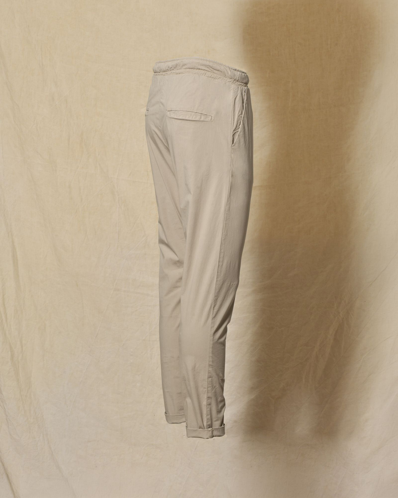 Pantalon en tissu technique beige Over-D