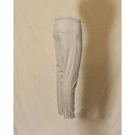 Pantalon en tissu technique beige Over-D