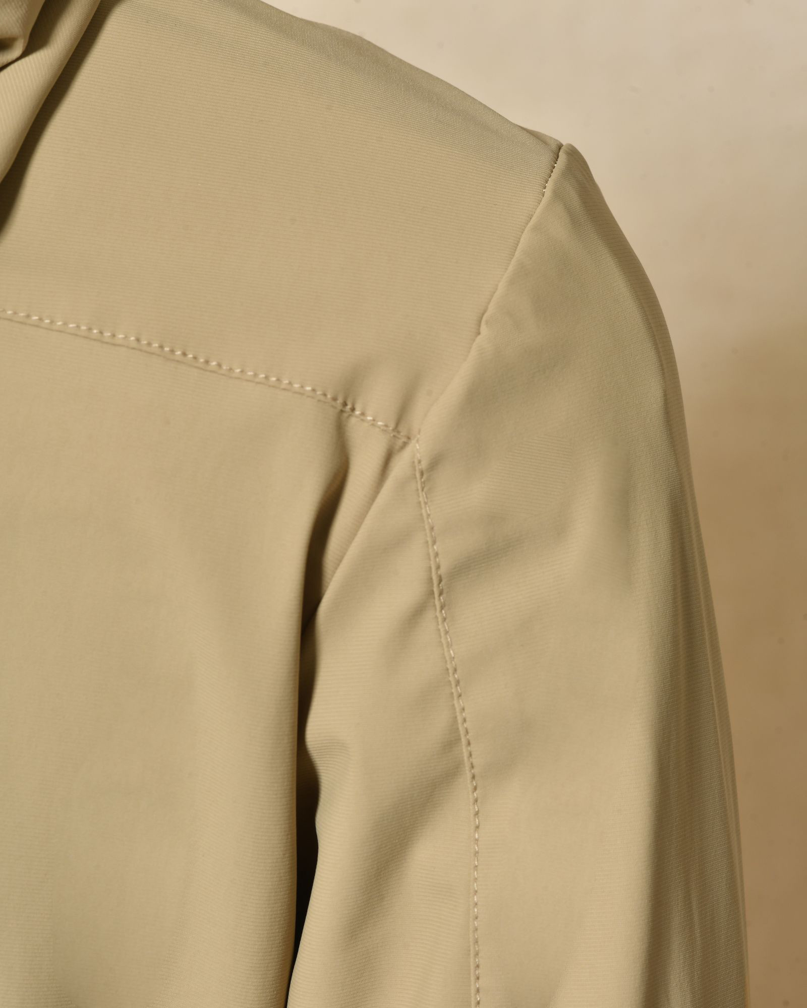 Veste coupe-vent à capuche beige zippée Over-D