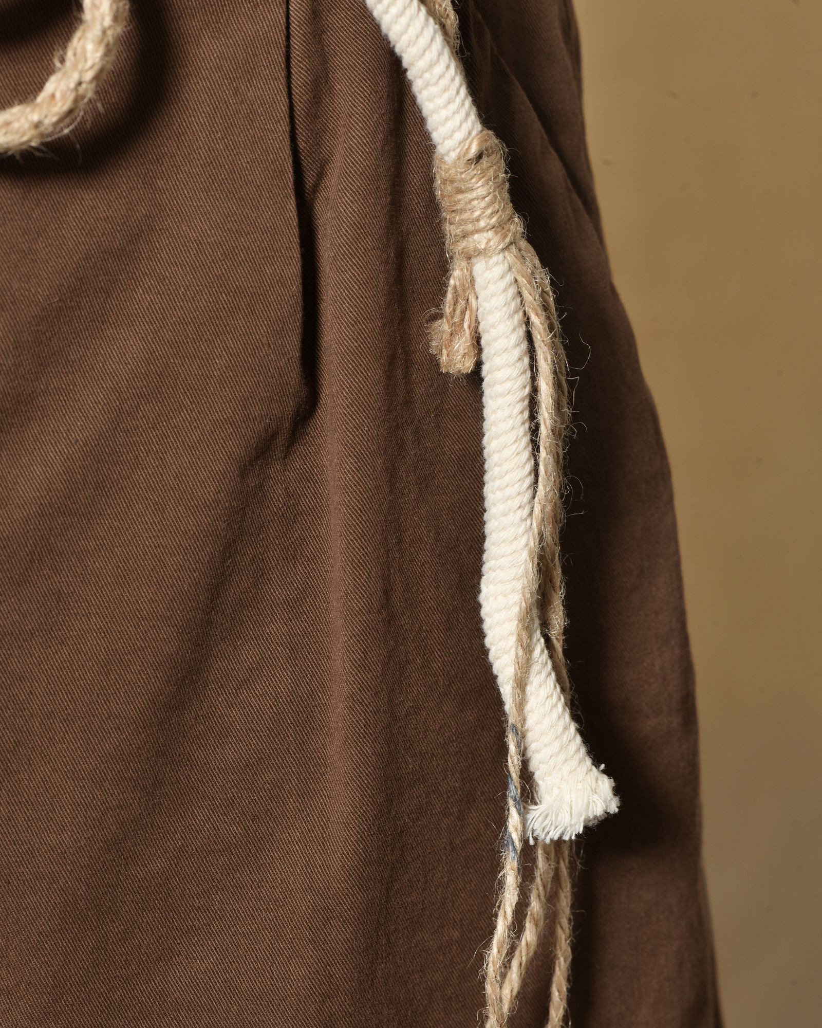 Short marron à ceinture corde tressée et boucle bois Over-D