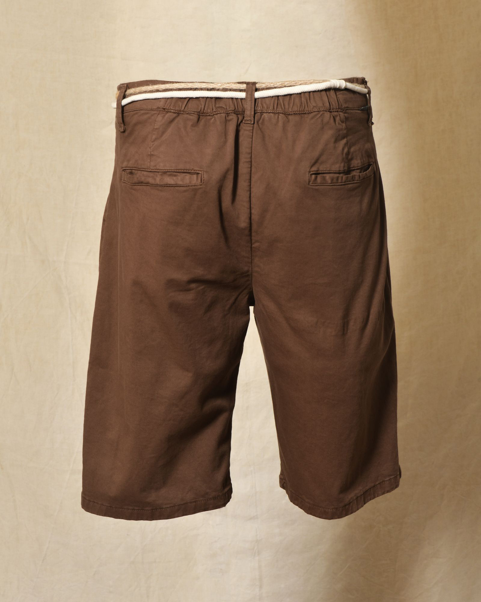 Short marron à ceinture corde tressée et boucle bois Over-D
