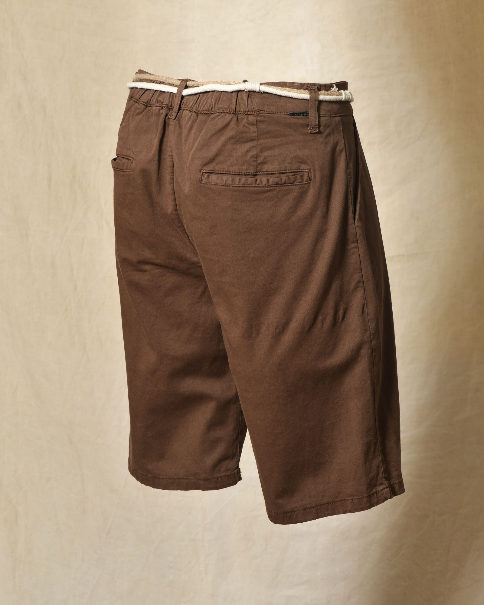 Short marron à ceinture corde tressée et boucle bois Over-D