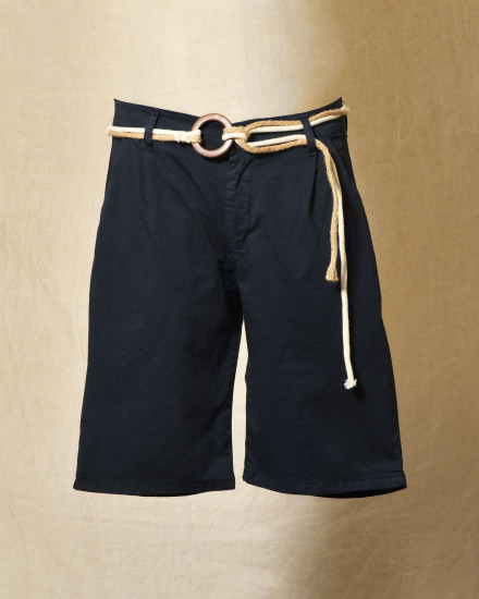 Short bleu à ceinture corde tressée et boucle bois Over-D