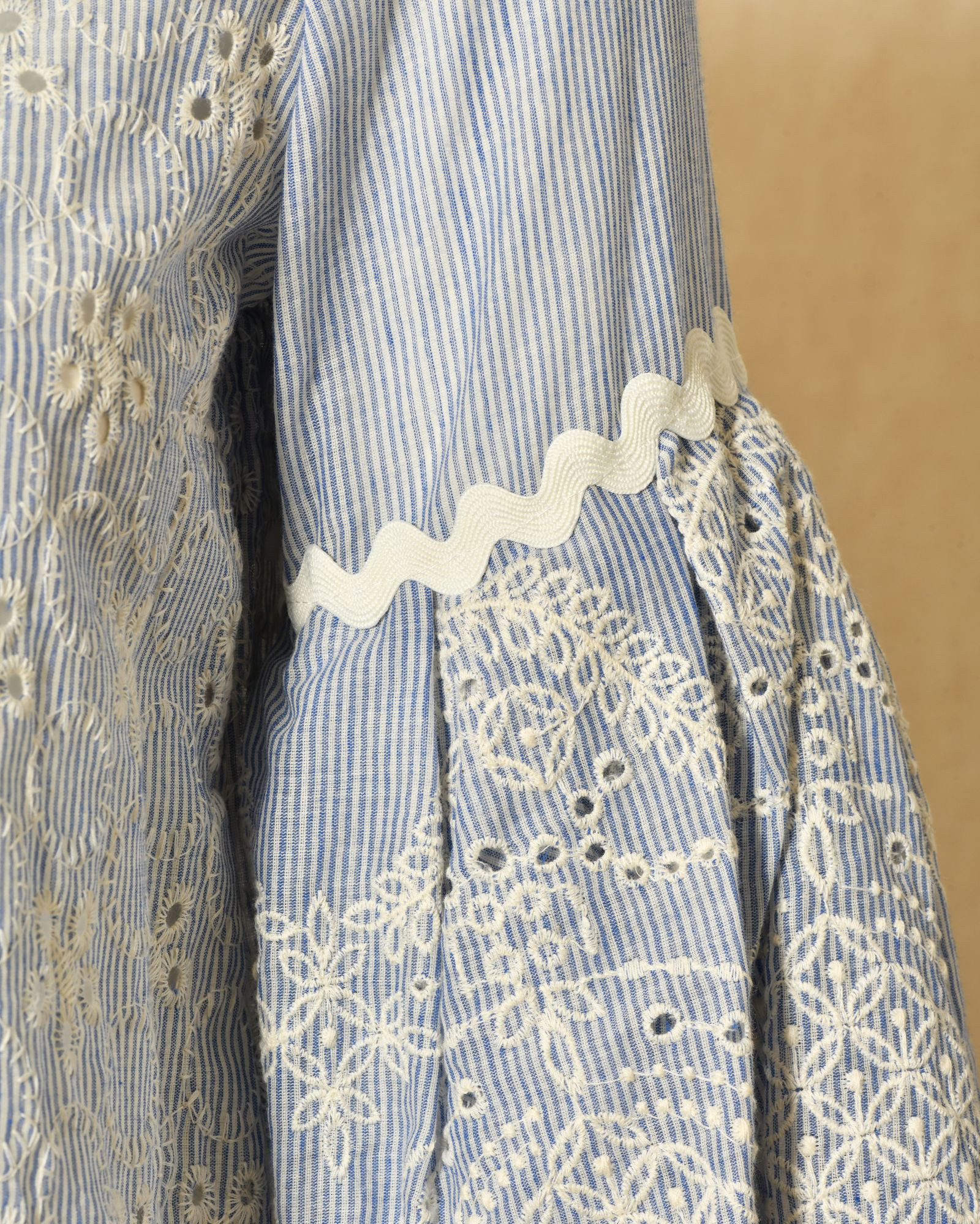 Blouse à rayures et broderies fleuries Front Street