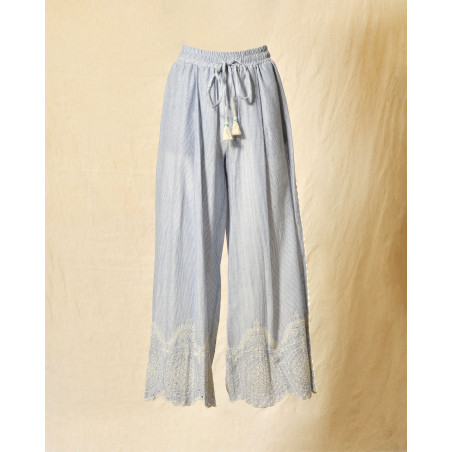 Pantalon à rayures et broderies fleuris Front Street