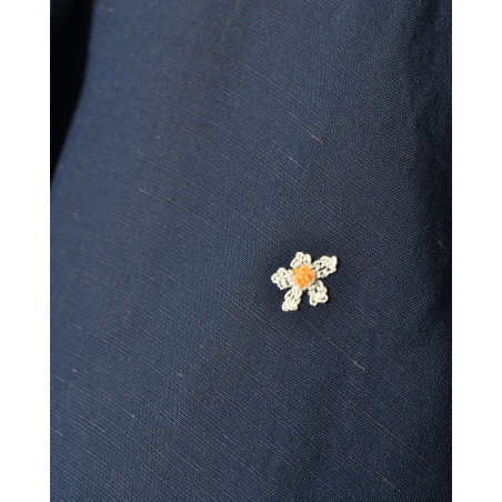 Chemise en lin bleu à broderies marguerite Front Street