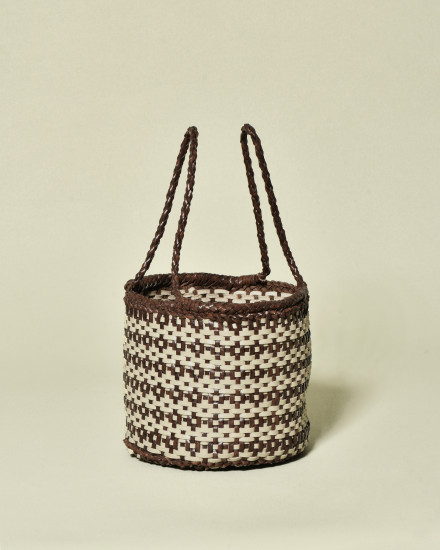 Panier tressé en cuir bicolore Dragon Diffusion