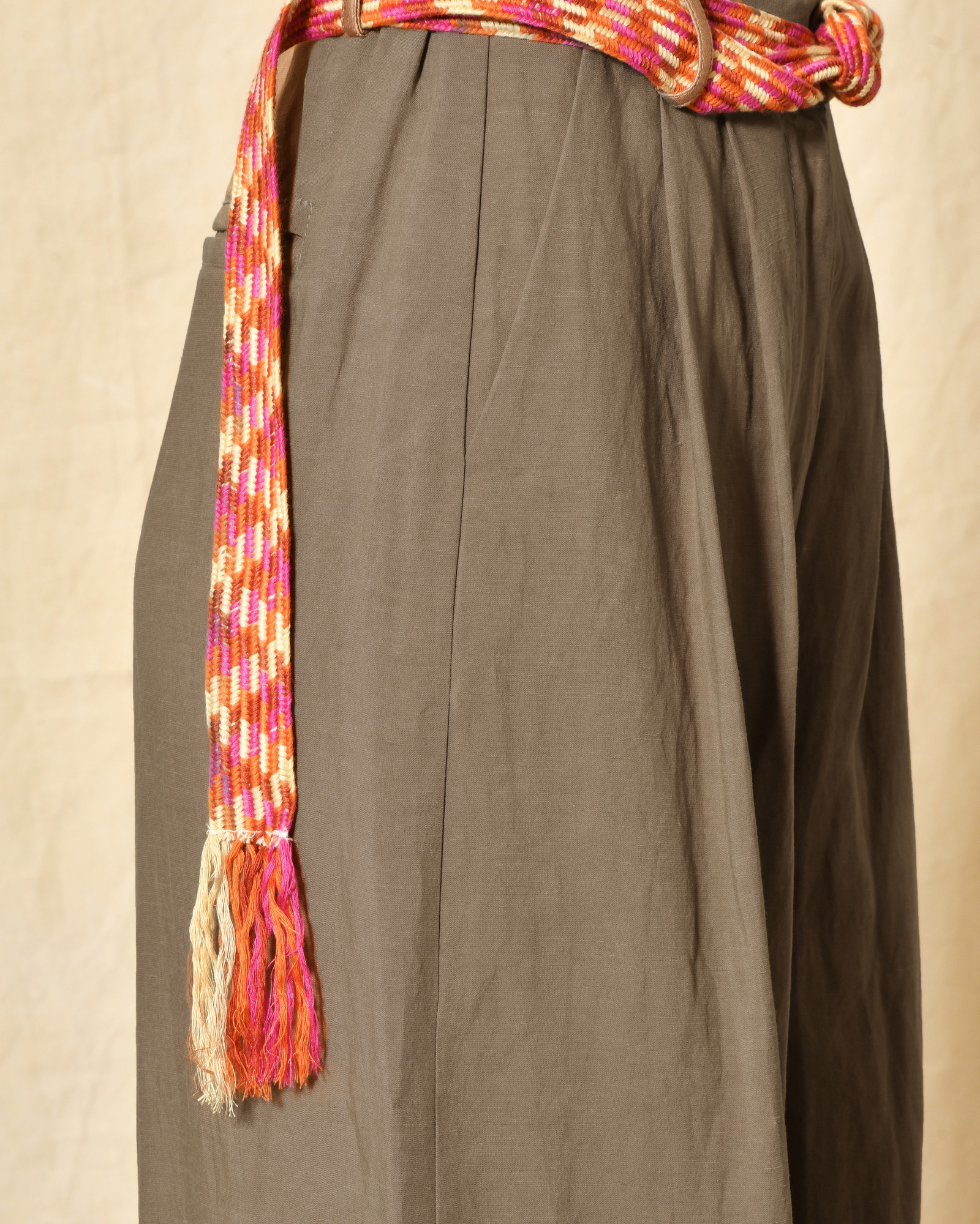 Pantalon en lin taupe ceinturé Front Street