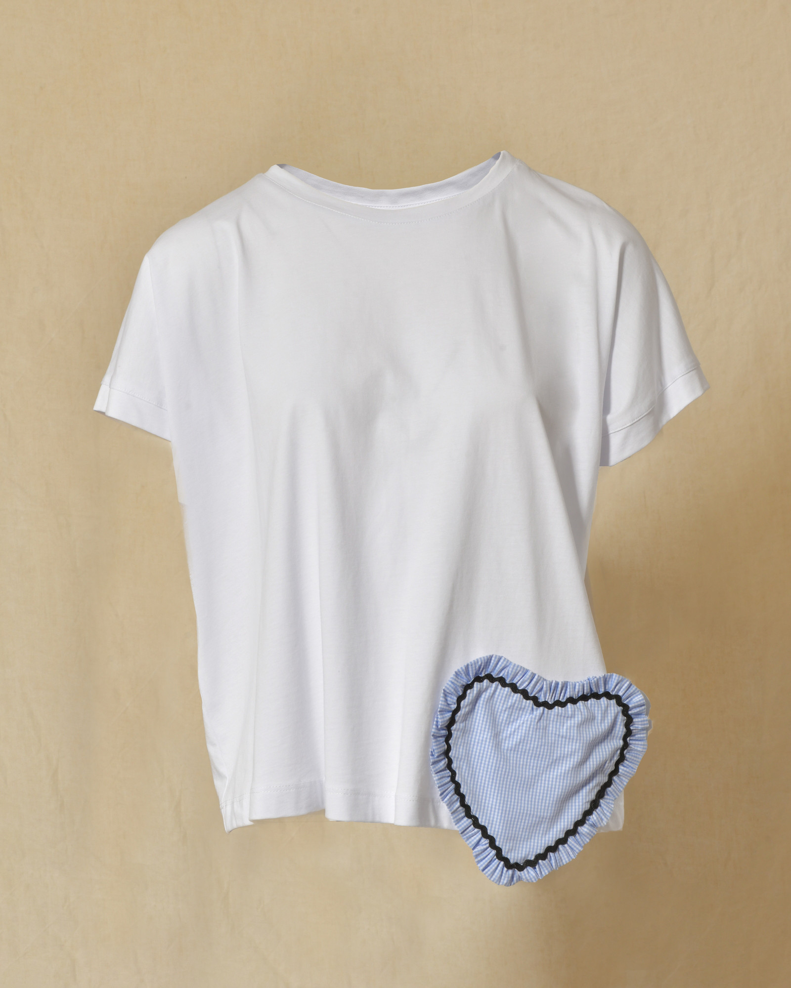 T-shirt blanc à broderies cœur Front Street