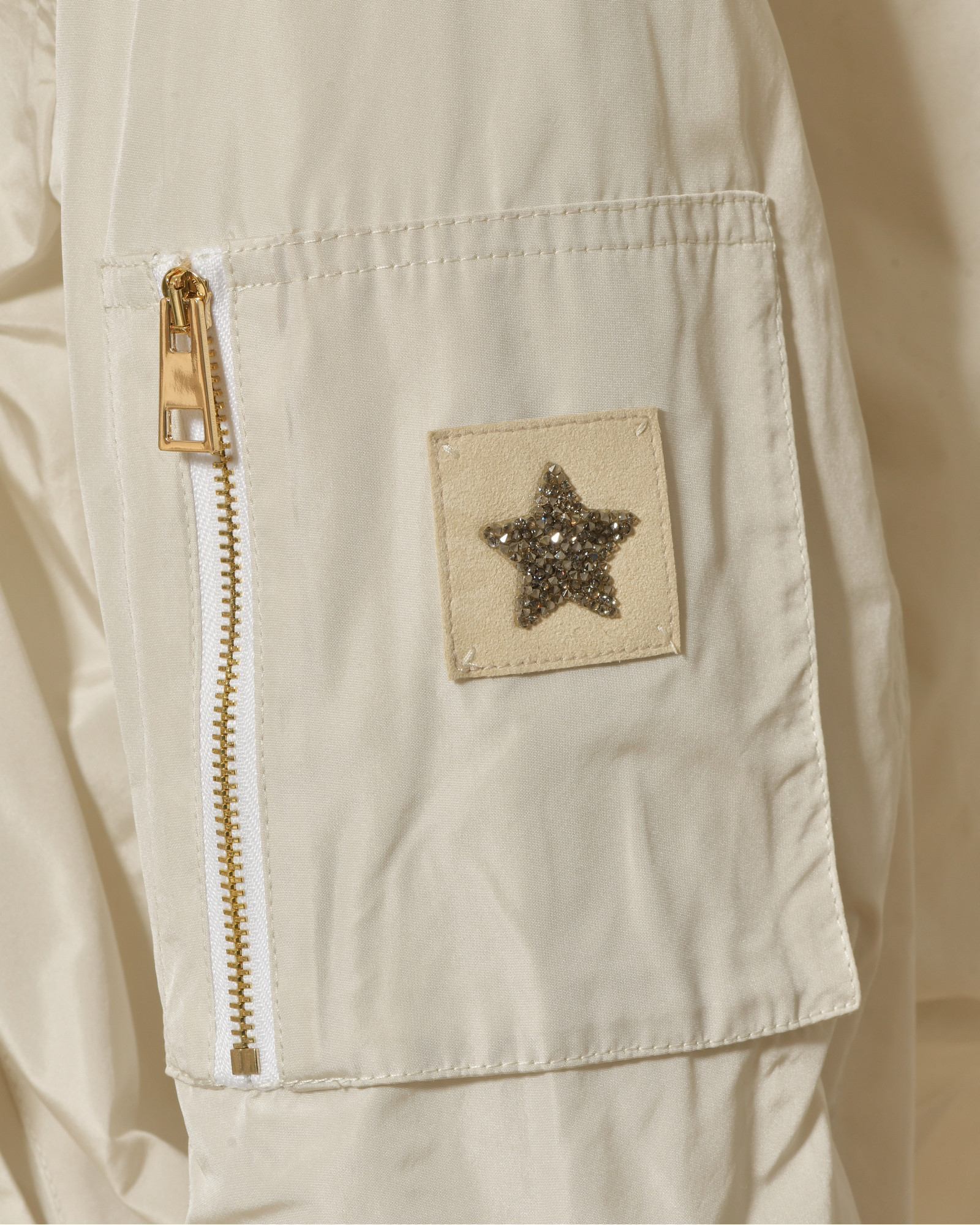 Veste bomber imperméable à capuche crème Lorena Antoniazzi