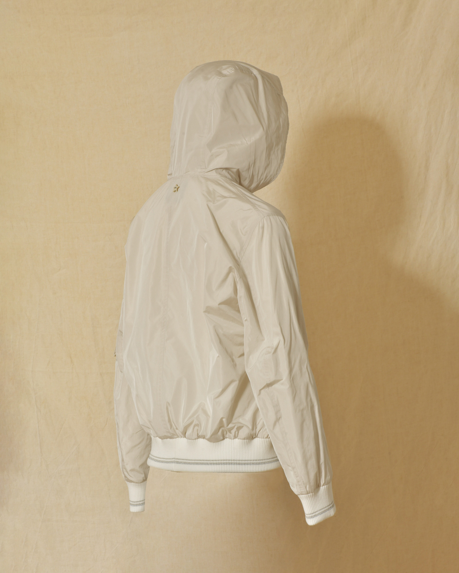 Veste bomber imperméable à capuche crème Lorena Antoniazzi
