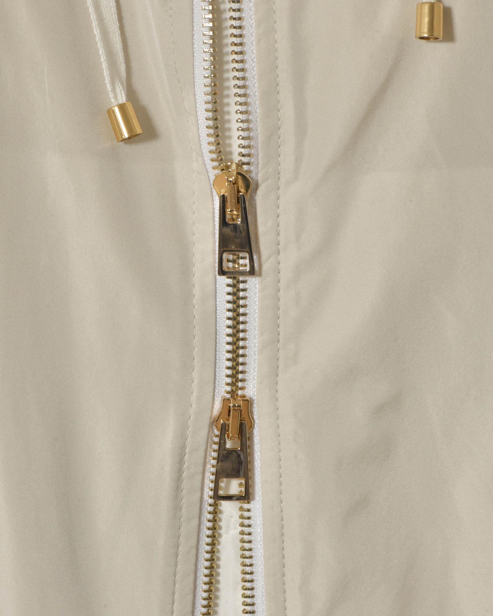 Veste bomber imperméable à capuche crème Lorena Antoniazzi