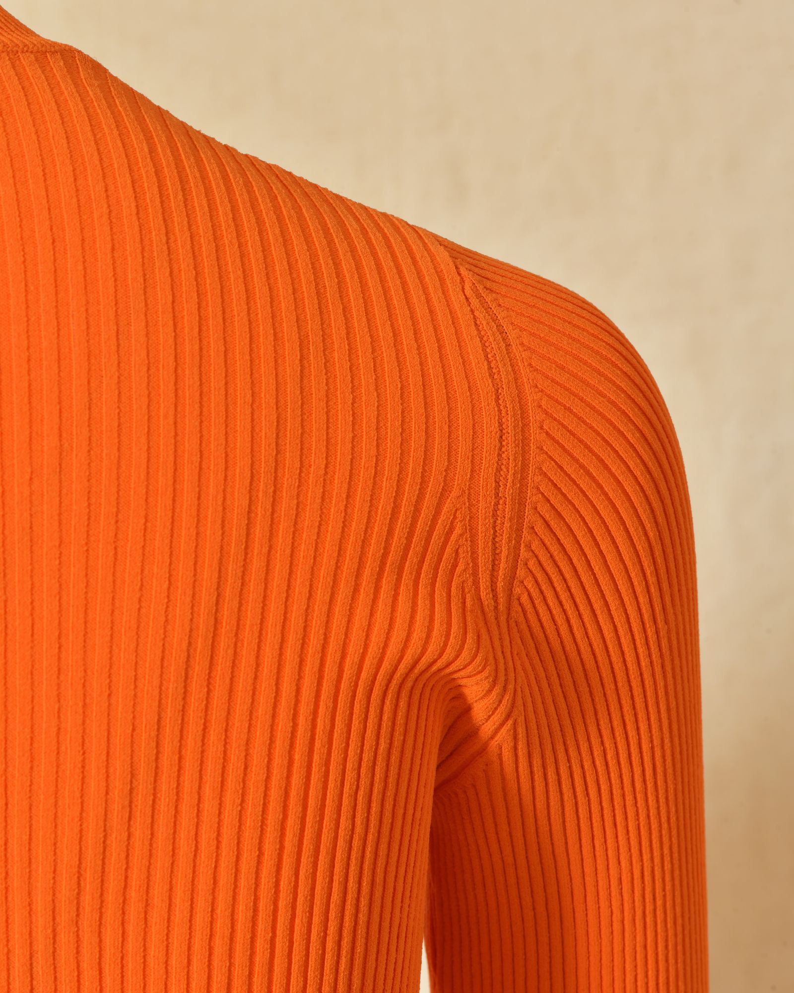 Pull en maille fin orange Emma White