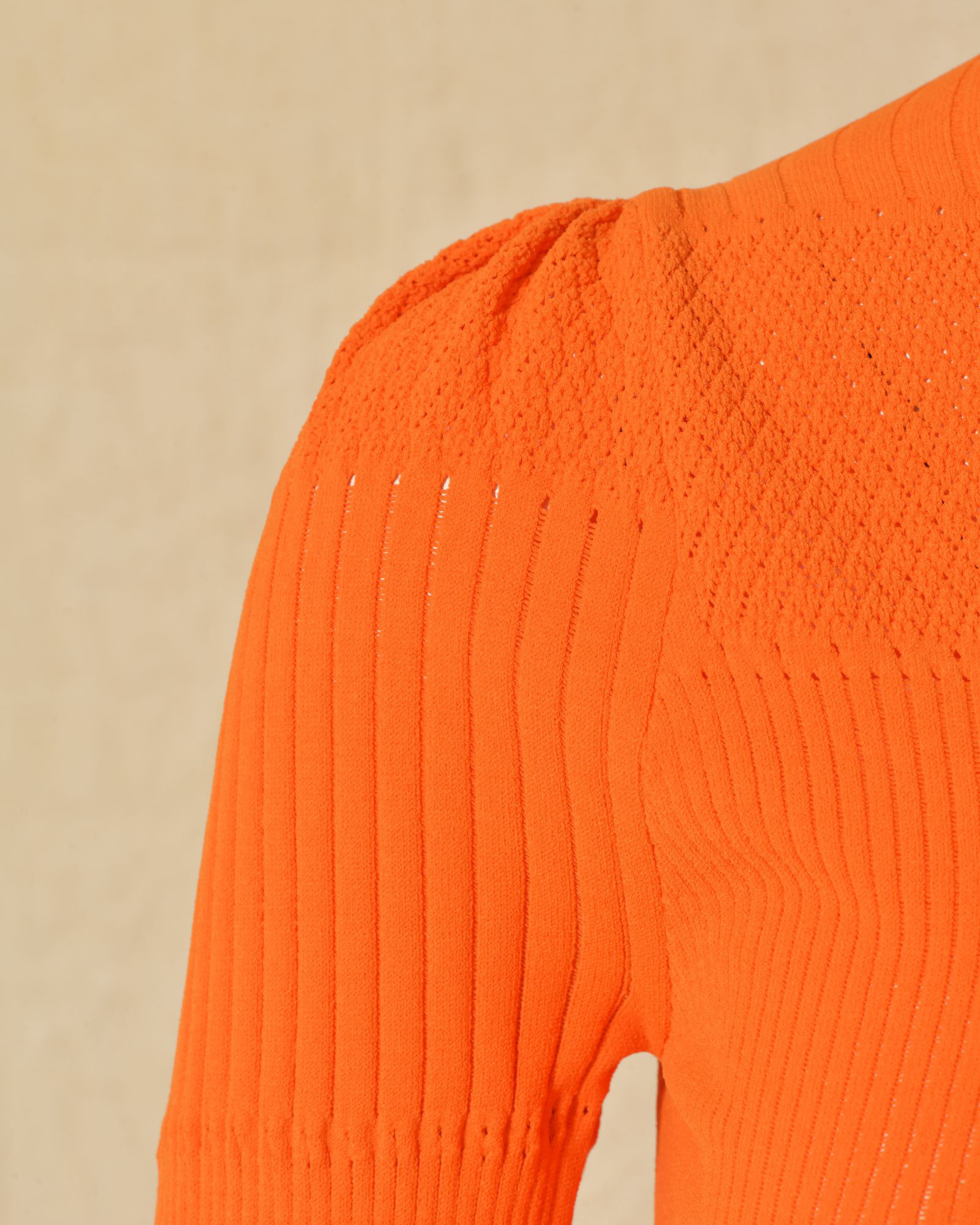 Pull en maille ajourée fin orange Emma White