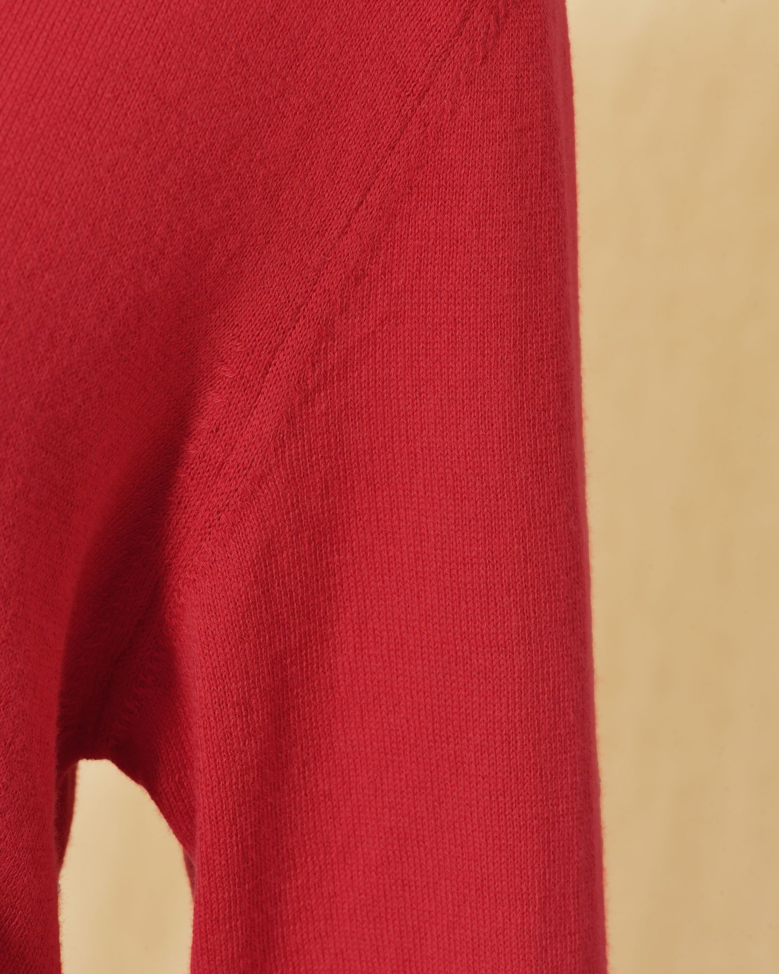 Pull en maille fin rouge col V Emma White