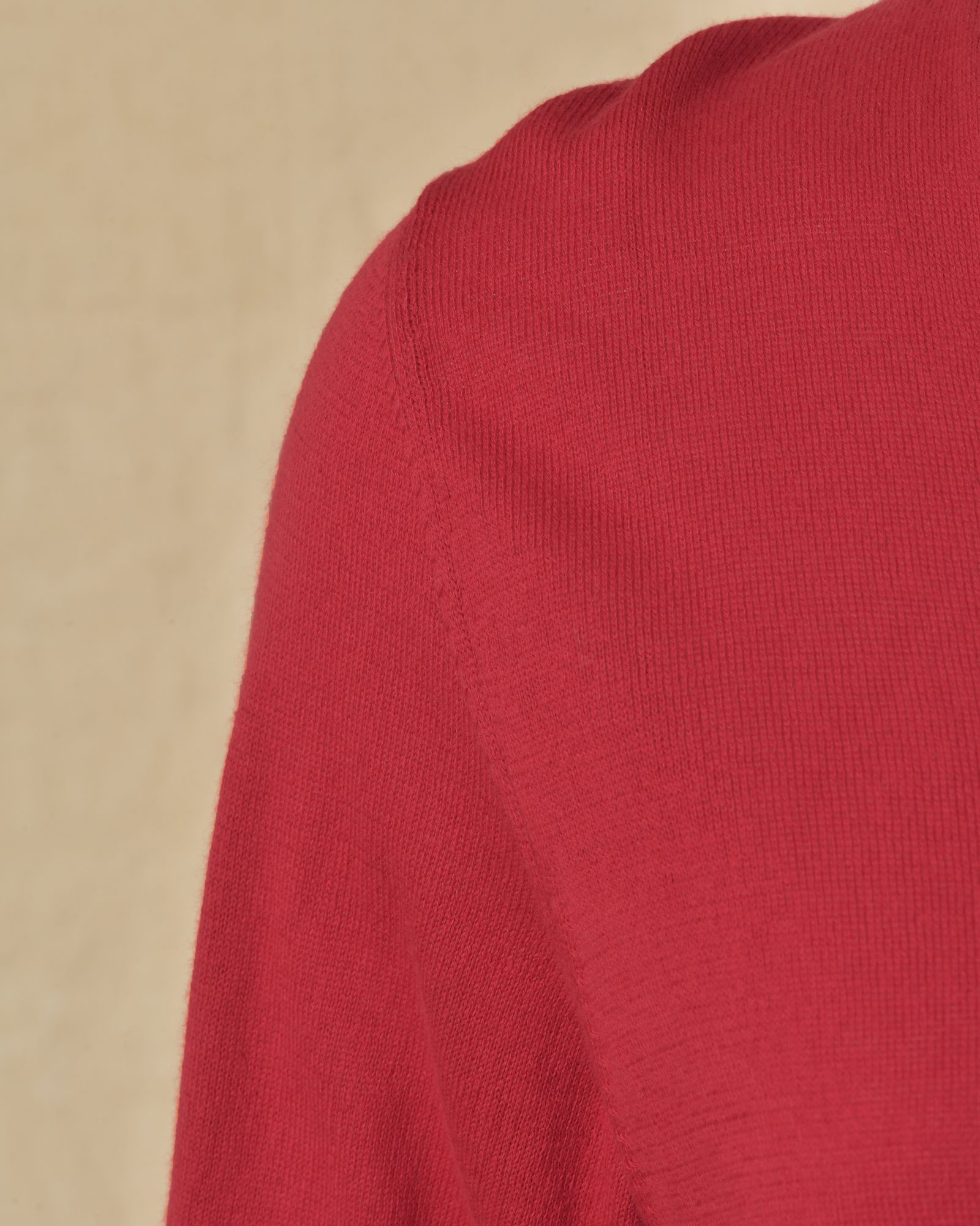 Pull en maille fin rouge col V Emma White