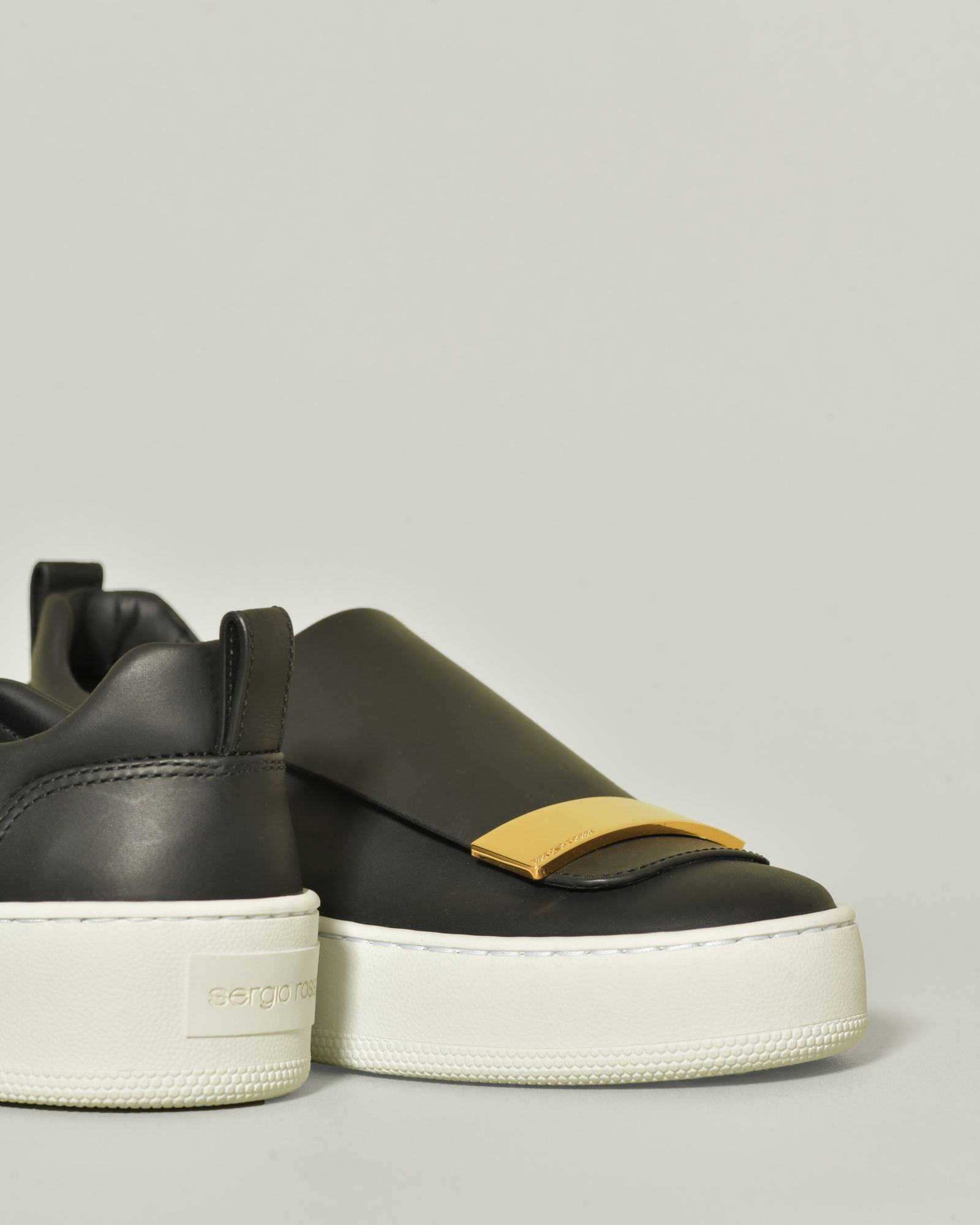 Sneakers en cuir noir à plateforme légère Sergio Rossi