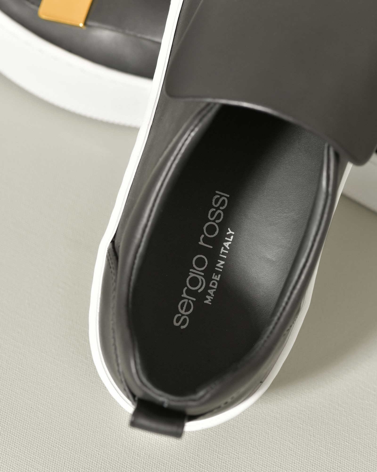 Sneakers en cuir noir à plateforme légère Sergio Rossi