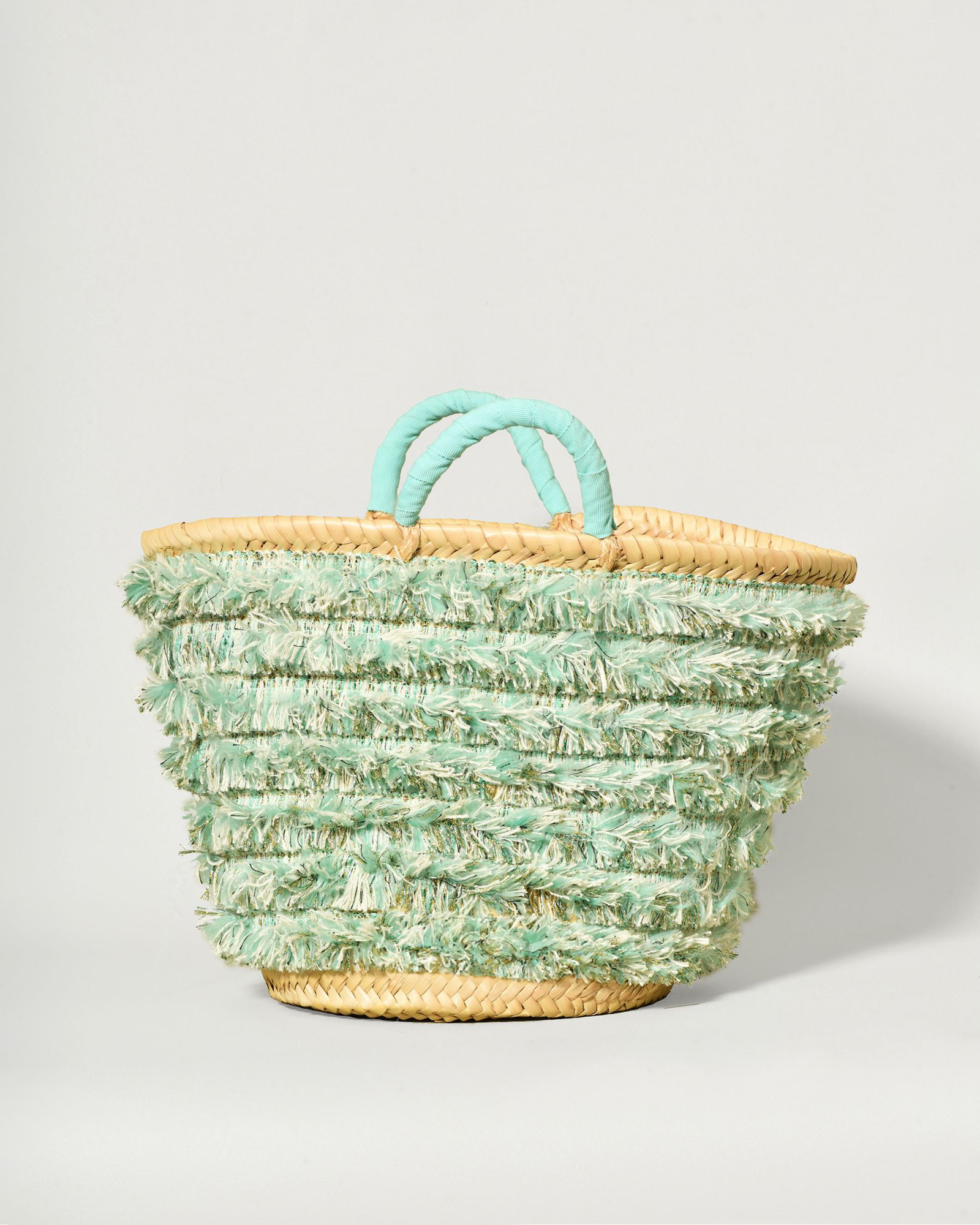 Sac panier en raphia tressé à détails frangés turquoise