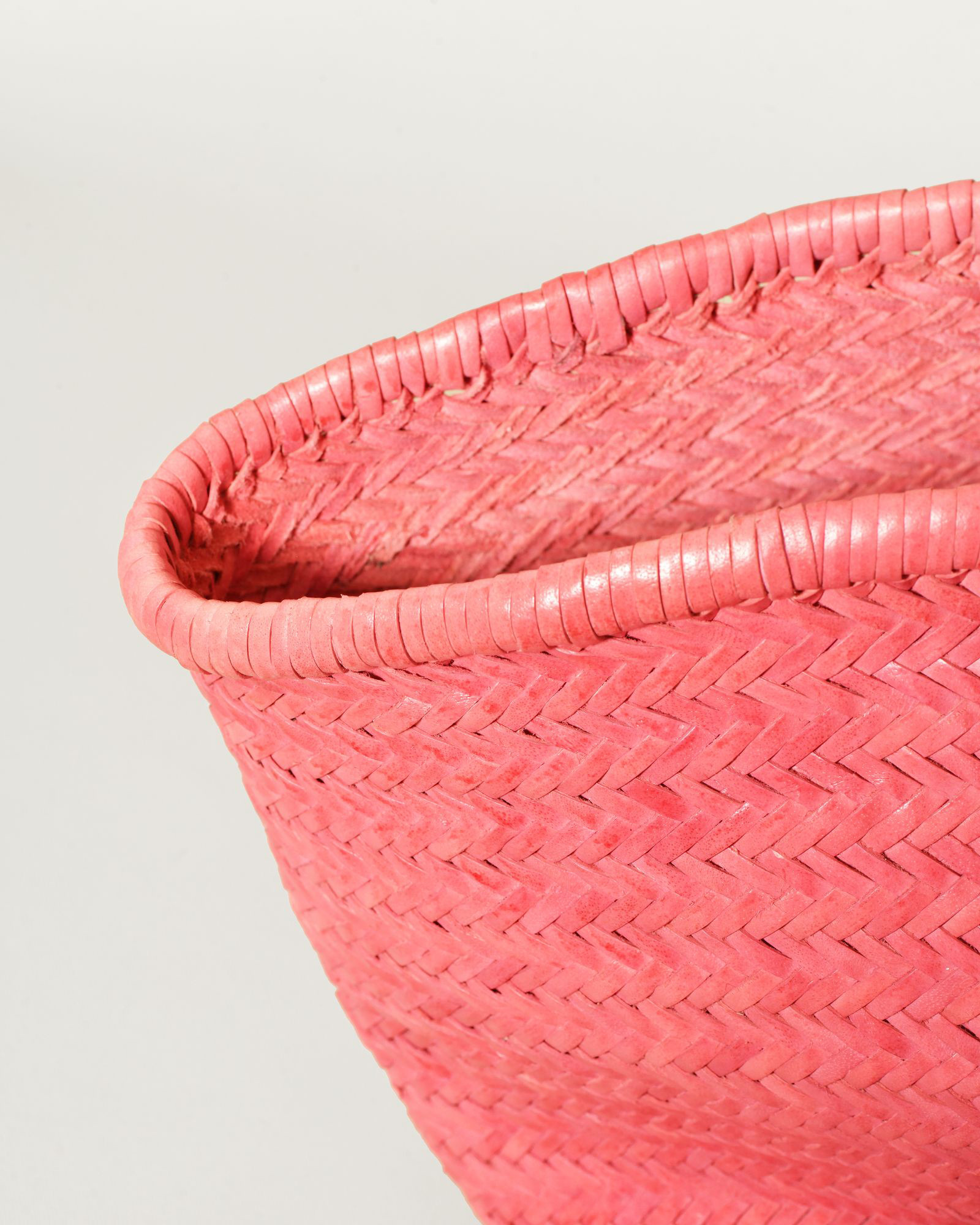Sac cabas rose en fibres tressées Dragon Diffusion