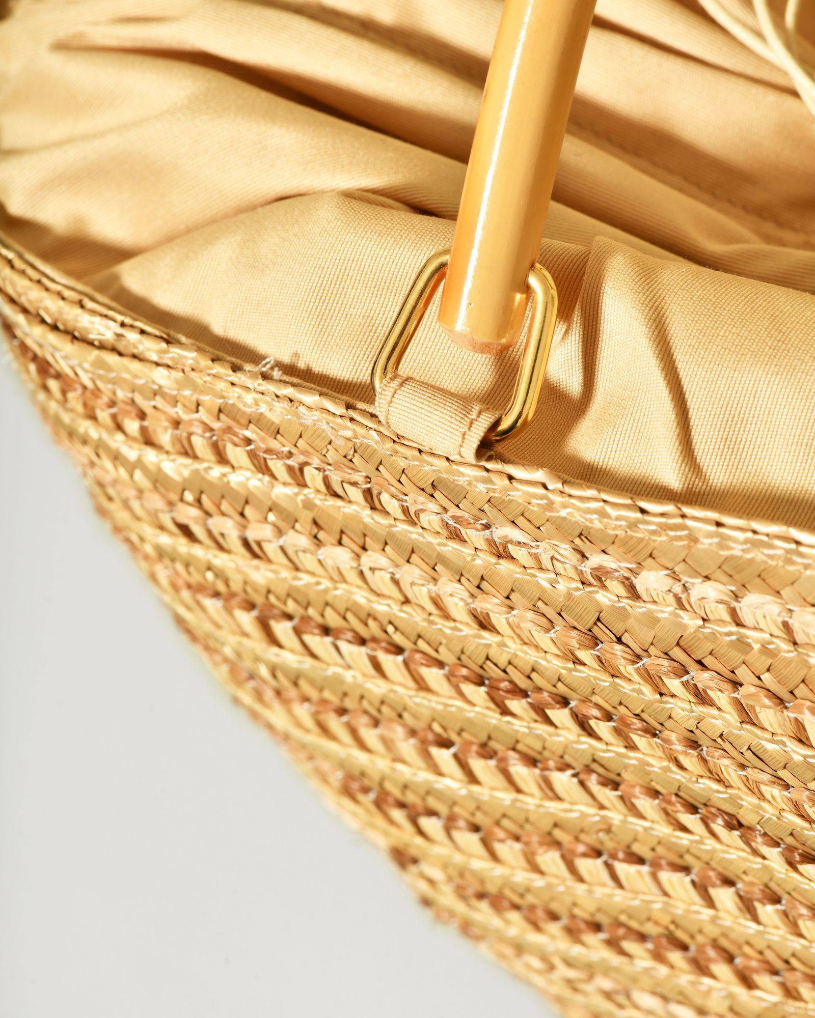 Sac cabas en raphia tressé avec anses en bambou Caterina Bertini