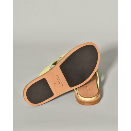 Sandales plates vertes en cuir Brador
