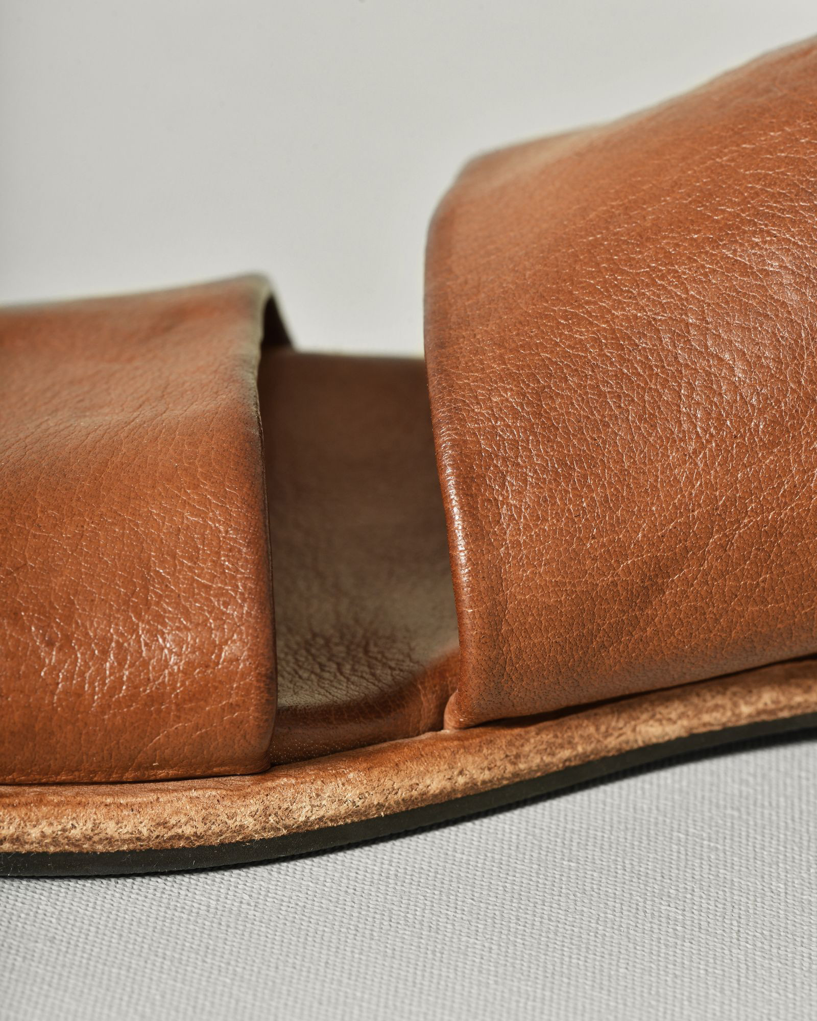 Sandales plates camel en cuir Brador
