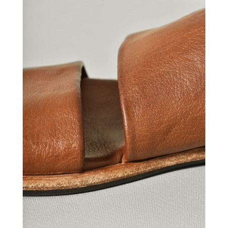 Sandales plates camel en cuir Brador