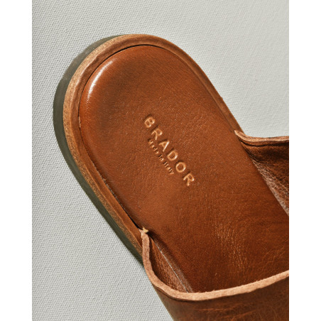 Sandales plates camel en cuir Brador