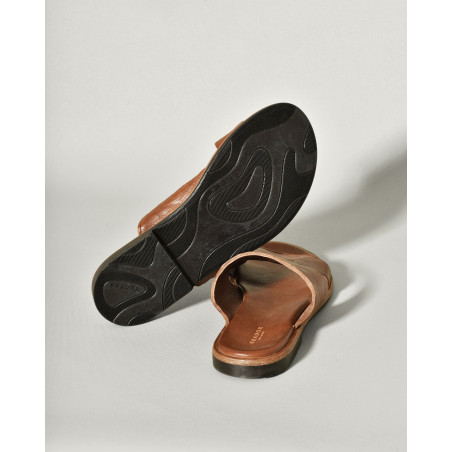 Sandales plates camel en cuir Brador