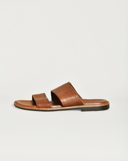 Sandales plates camel en cuir Brador