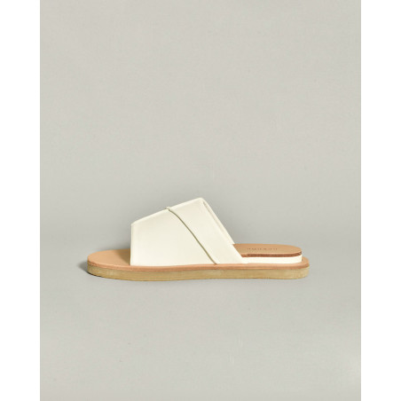 Sandales plates blanches en cuir Brador
