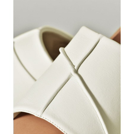 Sandales plates blanches en cuir Brador