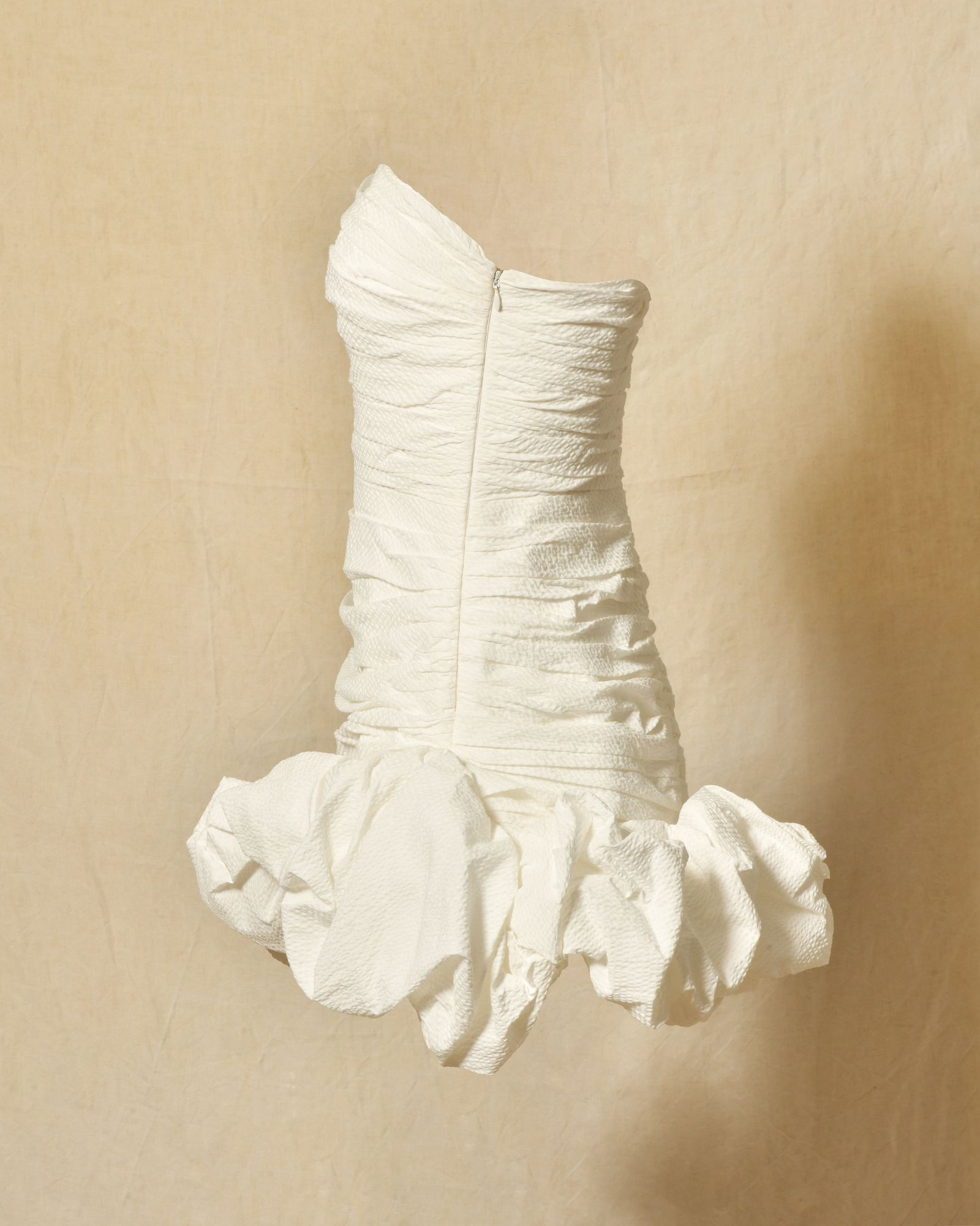 Robe bustier drapée blanche à volants Edward Achour