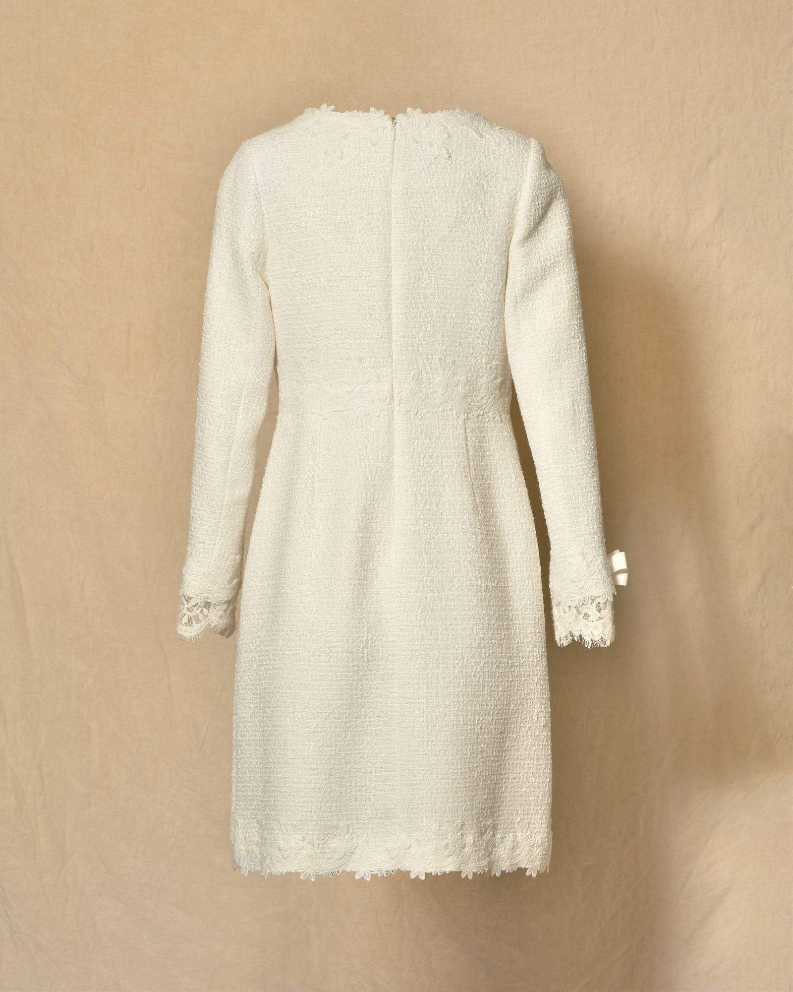 Robe en tweed et dentelle blanche Edward Achour